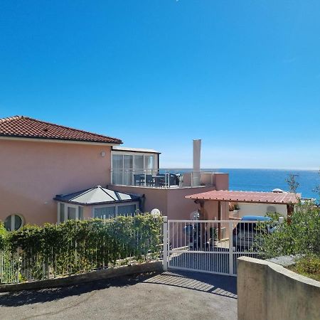 Dernier Etage D'Une Maison 로퀴에브륀캡마르탱 외부 사진
