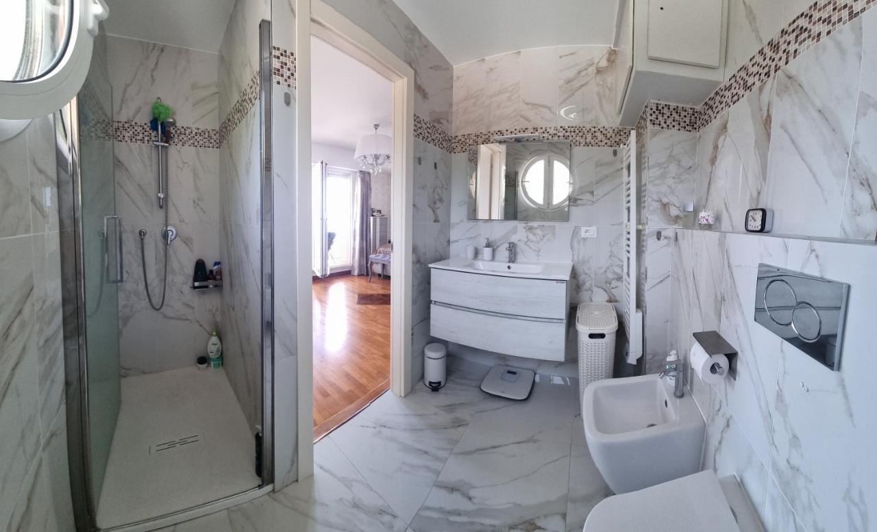 Dernier Etage D'Une Maison 로퀴에브륀캡마르탱 외부 사진