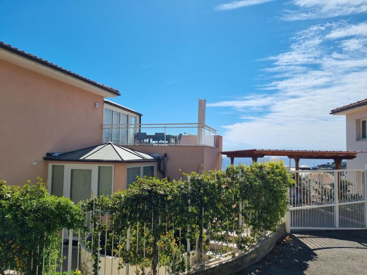 Dernier Etage D'Une Maison 로퀴에브륀캡마르탱 외부 사진